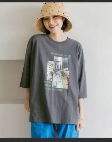 새상품급 니코앤드 백 부 CITY 포토 T셔츠 차콜