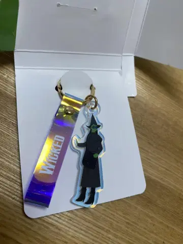 극단 사계 WICKED 아크릴 키링 엘파바