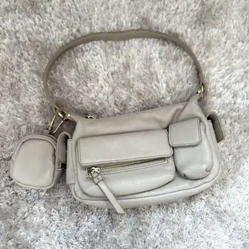 ZARA 포켓 숄더백 화이트 핸드백