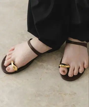 [ MADE IN JAPAN ] 메탈 플랫 샌들 사이즈 37