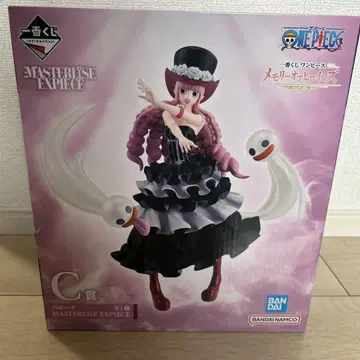 ONE PIECE 페로나 피규어