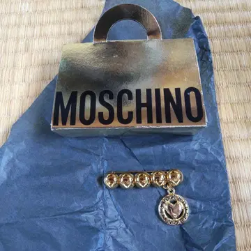 [미사용] MOSCHINO 골드 하트 브로치