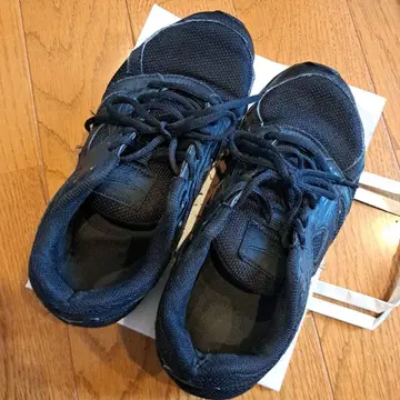 Mizuno 블랙 스니커즈 남녀 공용 24.5cm