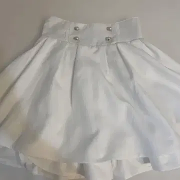 양산형 화이트 버튼 스커트