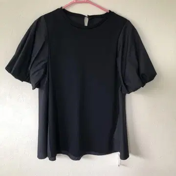 DoCLASSE 두클라쎄 이소재 벌룬 슬리브 플레어 튜닉 블라우스