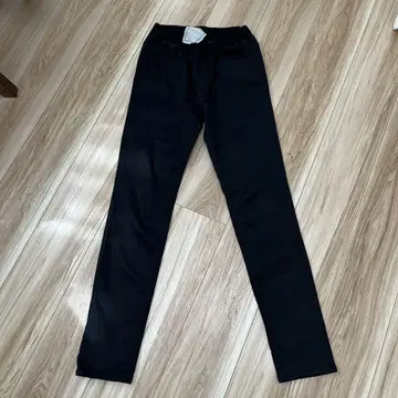 BEARDSLEY 블랙 스키니 팬츠