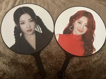 lesserafim 부채 HUH YUNJIN 2개 세트