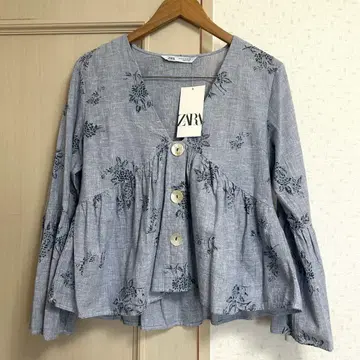 [새상품] ZARA 페플럼 꽃무늬 프릴 블라우스 블루