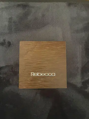 Rebecca 드래곤 하트 목걸이