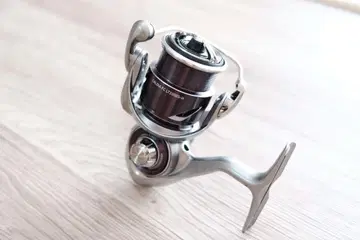 DAIWA 25 칼디아 FCLT2000S-H