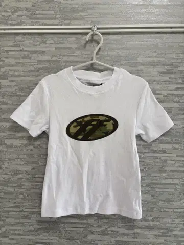 scuffers 카모플라쥬 로고 티셔츠 숏 기장 화이트