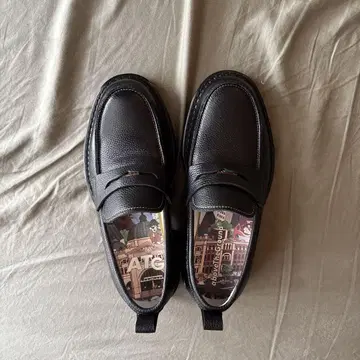 [새상품] 블랙 가죽 코인 로퍼 Vibram 밑창
