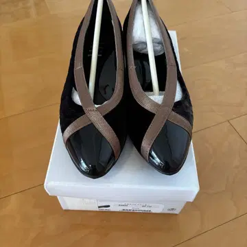 새상품! fitfit 크로스 펌프 스니커즈 블랙 22cm