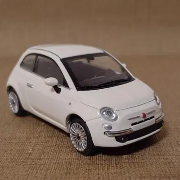 KYOSHO 1/64 Fiat 500