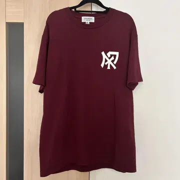 TWONESS 헤이와 반전 티셔츠 L 버건디