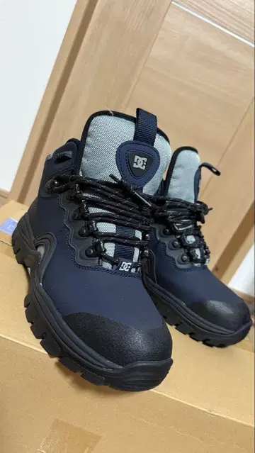 DCshoe Navigator 아웃도어 신발 US 8