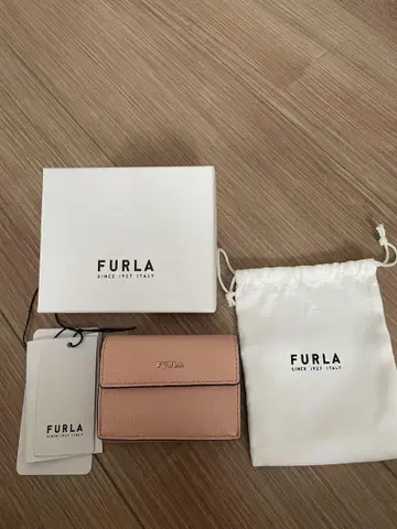 훌라 FURLA 3단 폴더형 지갑 여성용 바빌론