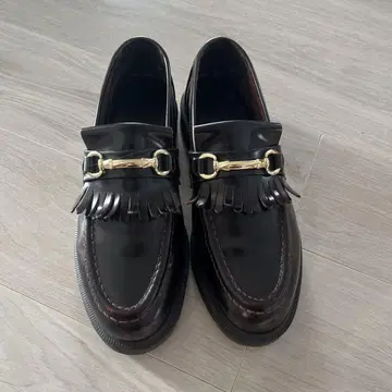 Dr. Martens 비트 로퍼