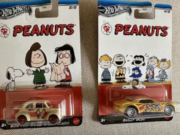 HOT WHEELS SILVER SERIES PEANUTS SNOOPY