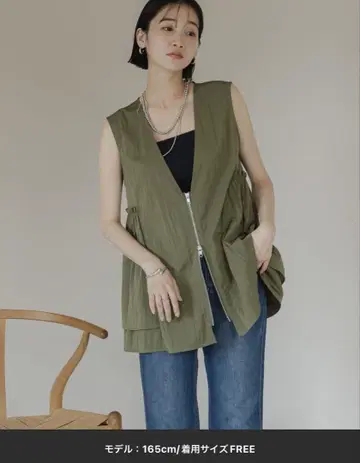 LOWRYSFARM 나일론 개더 베스트 시착만 한 상품