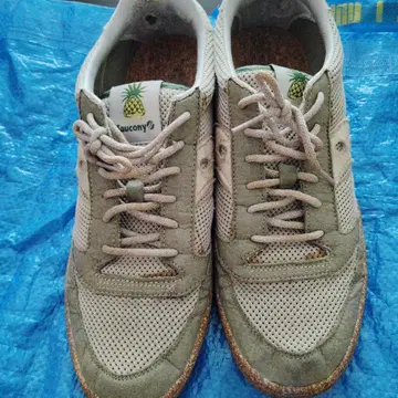 Saucony 그레이 스니커즈
