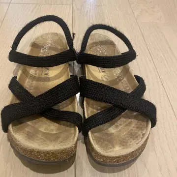 ABARSPUDICO 크로스 스트랩 샌들 블랙
