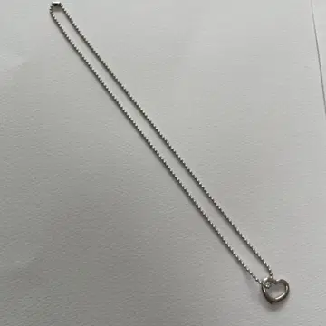실버 하트 모양 목걸이