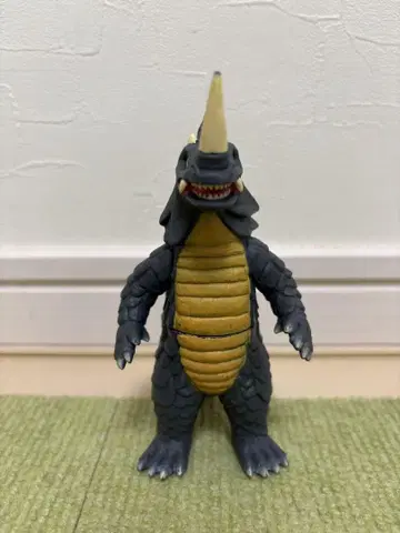 시고라스 울트라맨 괴수 소프트 비닐 500 [단종]