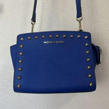 MICHAEL KORS 스터드 숄더백