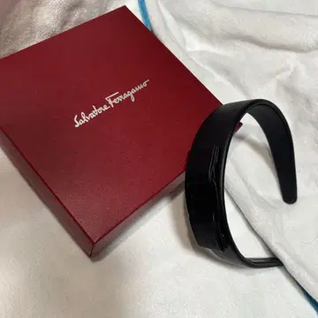 Ferragamo 머리띠 가죽