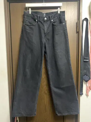 H&M LOOSE FIT DENIM 32 30 BLACK