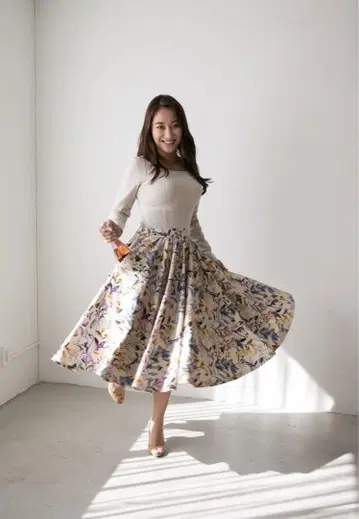 시네마틱 버지니 스커트 m