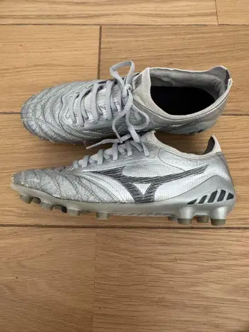 모렐리아 NEO 3 베타 JAPAN 실버 24cm