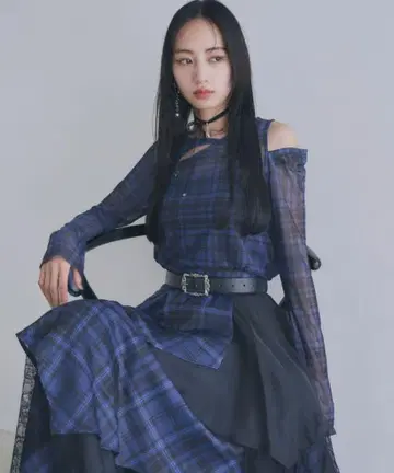 [거의 미사용] HARE 체크 무늬 시어 타이트 T