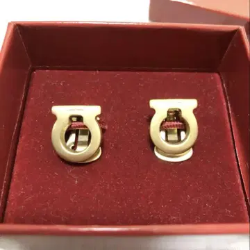 페라가모 귀찌