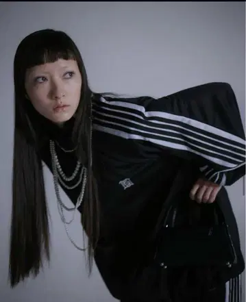 neith. Angled Shape Truck Jacket