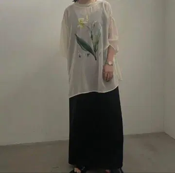 ameri 오버사이즈 시어 티셔츠 아이보리 꽃