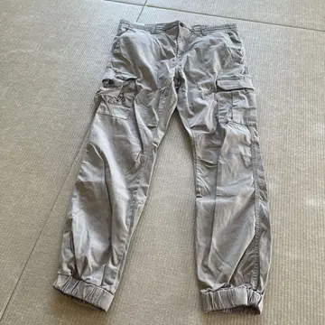 BOSS TAPERED IT 카고 팬츠 라이트 베이지 허리 끈 포함