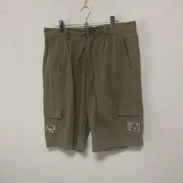 카키색 자수 포켓 숏팬츠