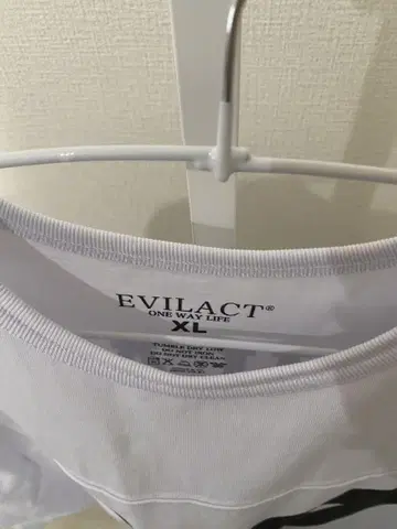 EVILACT XL 화이트 긴팔 티셔츠 47