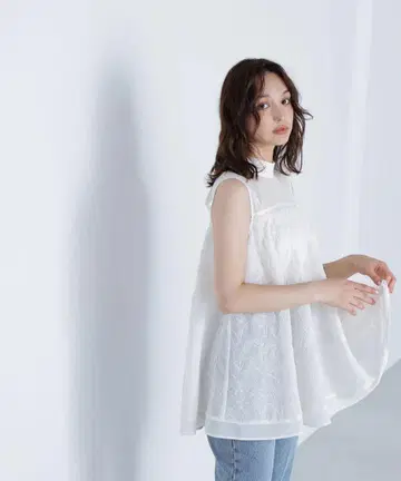 코드 자수 A라인 블라우스