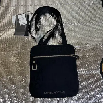 EMPORIO ARMANI 블랙 숄더백 미사용 새상품