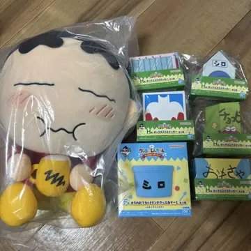 짱구 봉제 인형과 피규어 세트