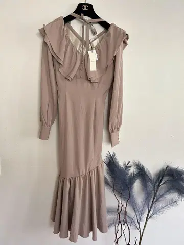 *택 달린 새 상품 리젝시 잡지 게재 볼륨 프릴 원피스