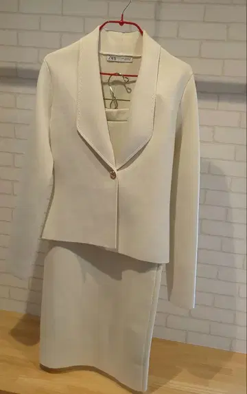 ZARA 아이보리 스커트 셋업 M