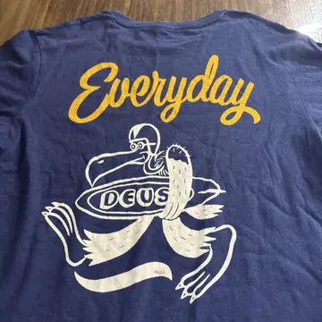DEUS 프린트 T셔츠