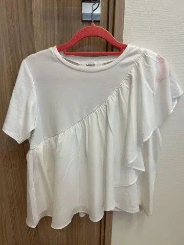 GALLEST 프릴 티셔츠