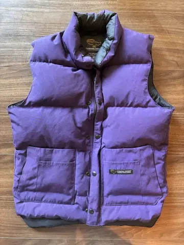 CANADA GOOSE 보라색 다운 베스트