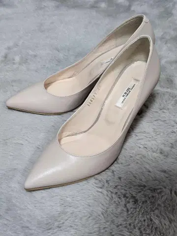 핑크 베이지 하이힐