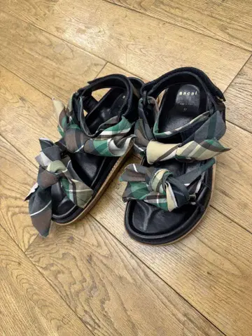 sacai 샌들 그린 체크 무늬